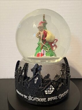 Musical The Nightmare Before Christmas Jack Skellington Snow Globe 5 1/2 in